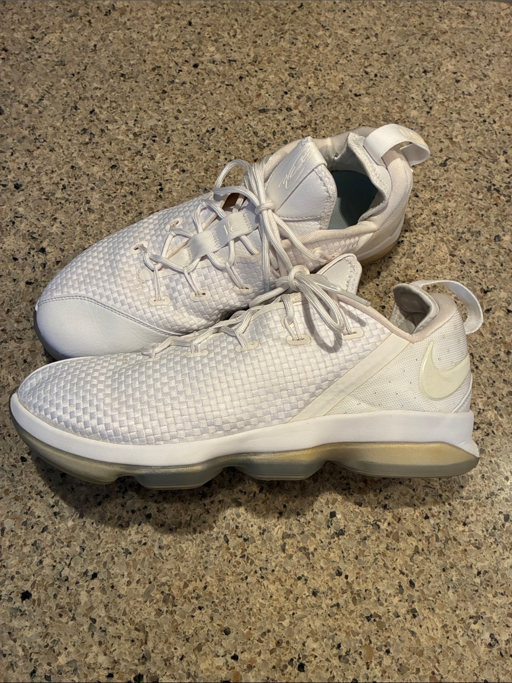 Men’s 12 Nike Lebron XIV 14 Low Basketball Shoes White Ice 878636-101